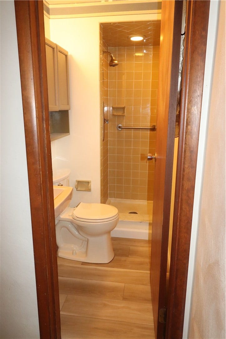 5720 Clark Ave, Bethel Park, PA 15102