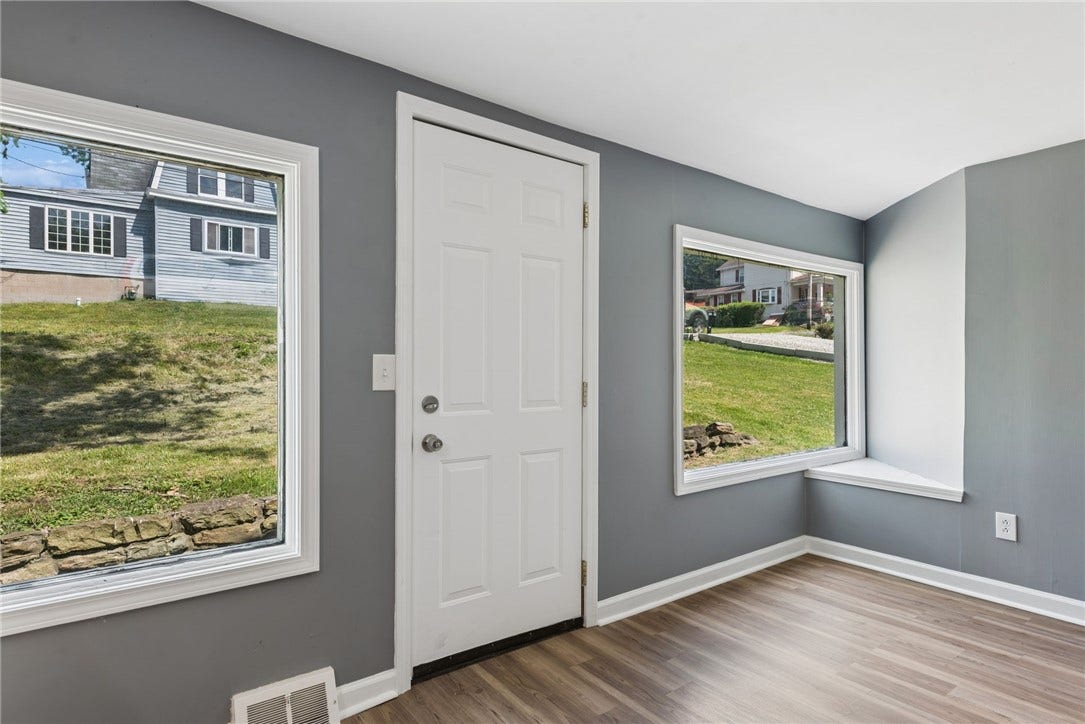 Access to quaint front patio