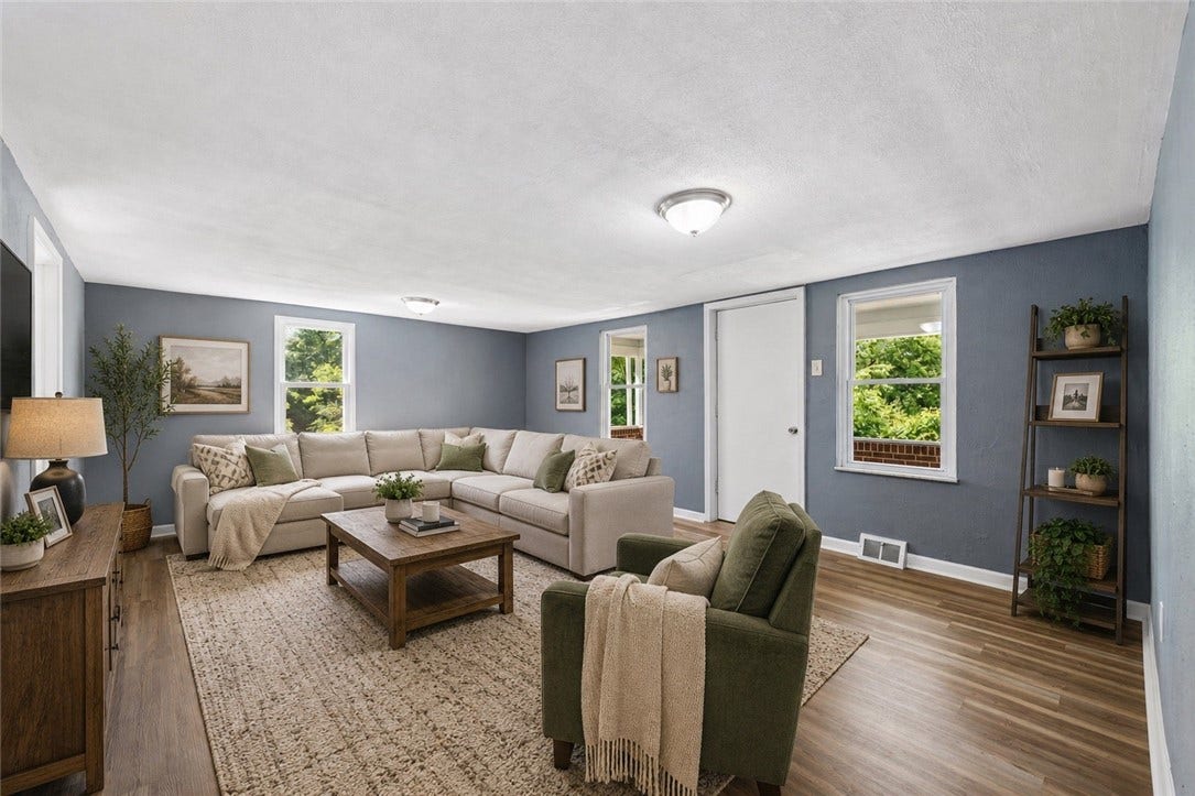 Living Room *virtually staged*