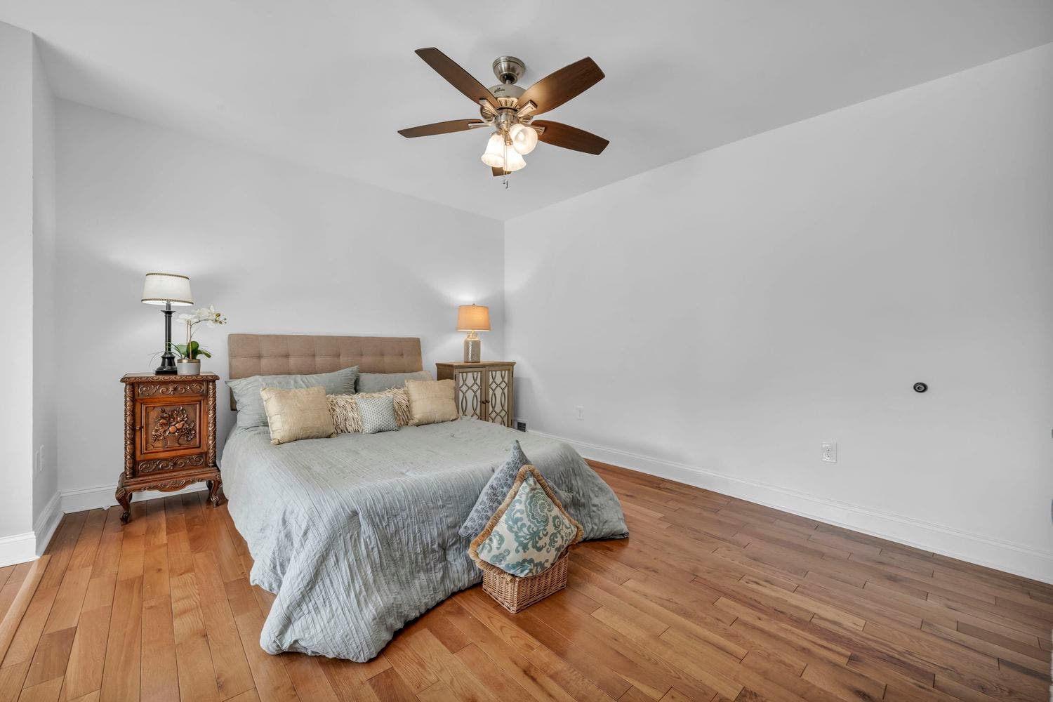702 Bellefonte St, Pittsburgh, PA 15232 702 Bellefonte St, Pittsburgh, PA 15232