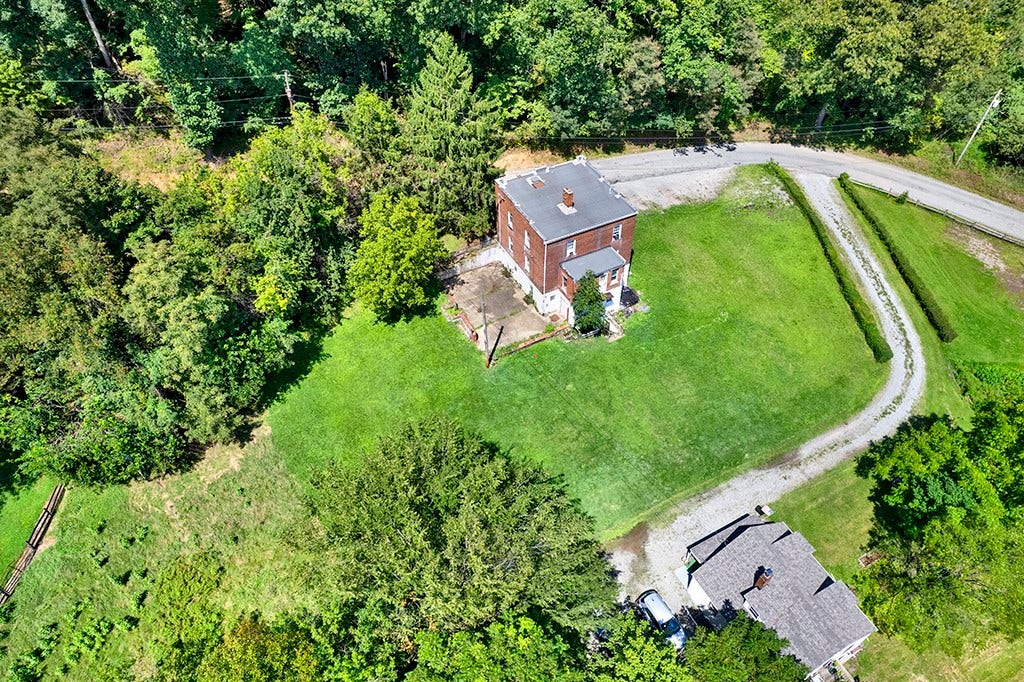 140 Smartnick Rd, Greensburg, PA 15601