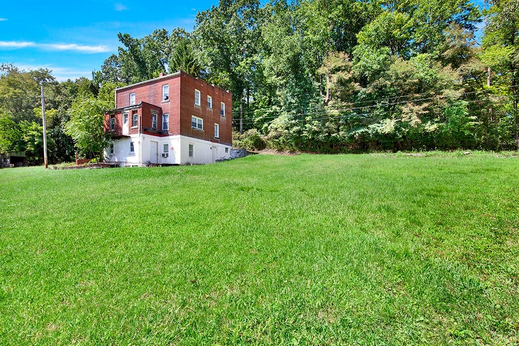 140 Smartnick Rd, Greensburg, PA 15601