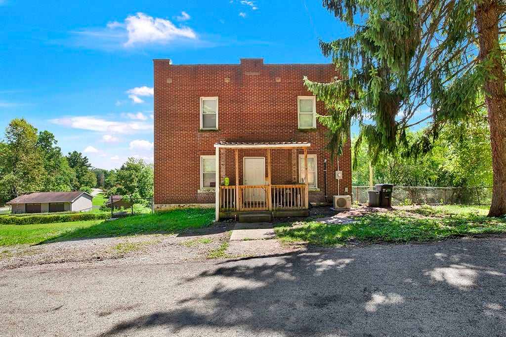 140 Smartnick Rd, Greensburg, PA 15601