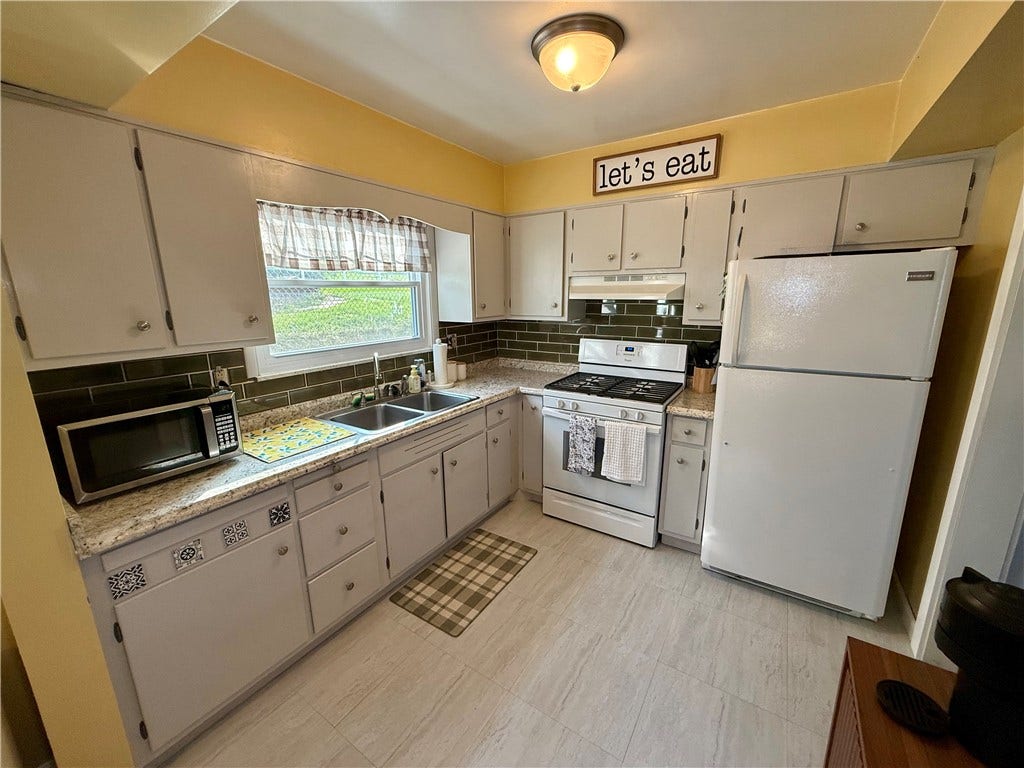 601 Stauffer Ave, Scottdale, PA 15683