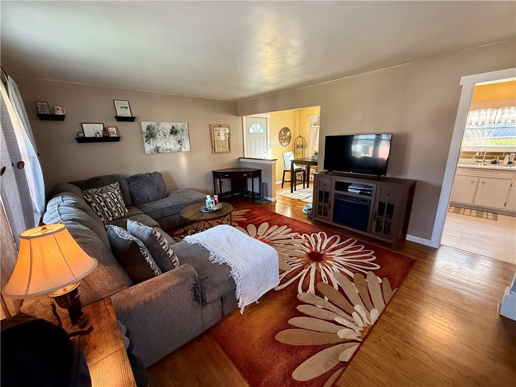 601 Stauffer Ave, Scottdale, PA 15683