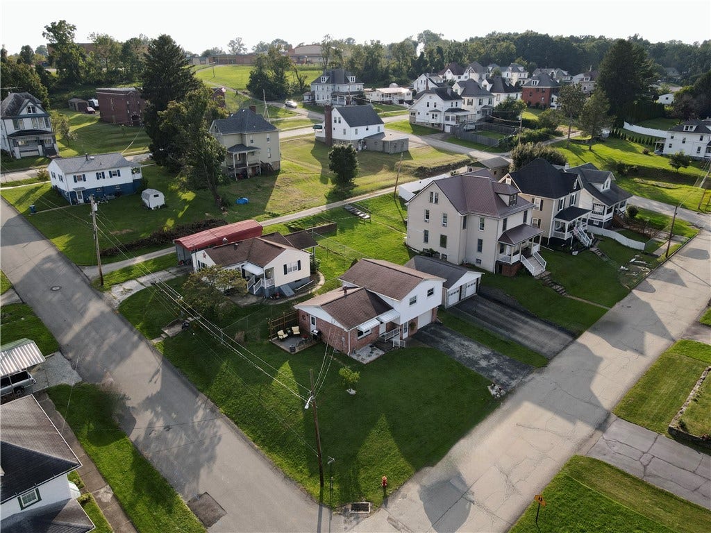 601 Stauffer Ave, Scottdale, PA 15683
