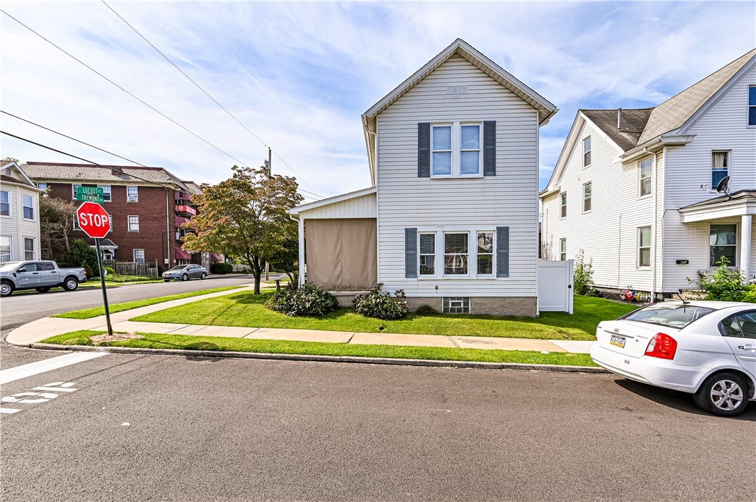 322 TREMONT AVENUE, Greensburg, PA 15601