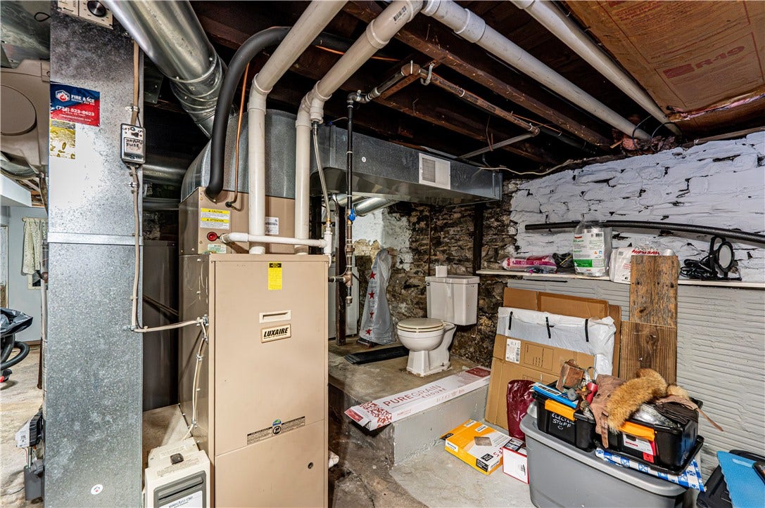 POTENTIAL FOR A 2ND BATHROOM IF YOU ENCLOSE THIS PITTSBURGH POTTY.