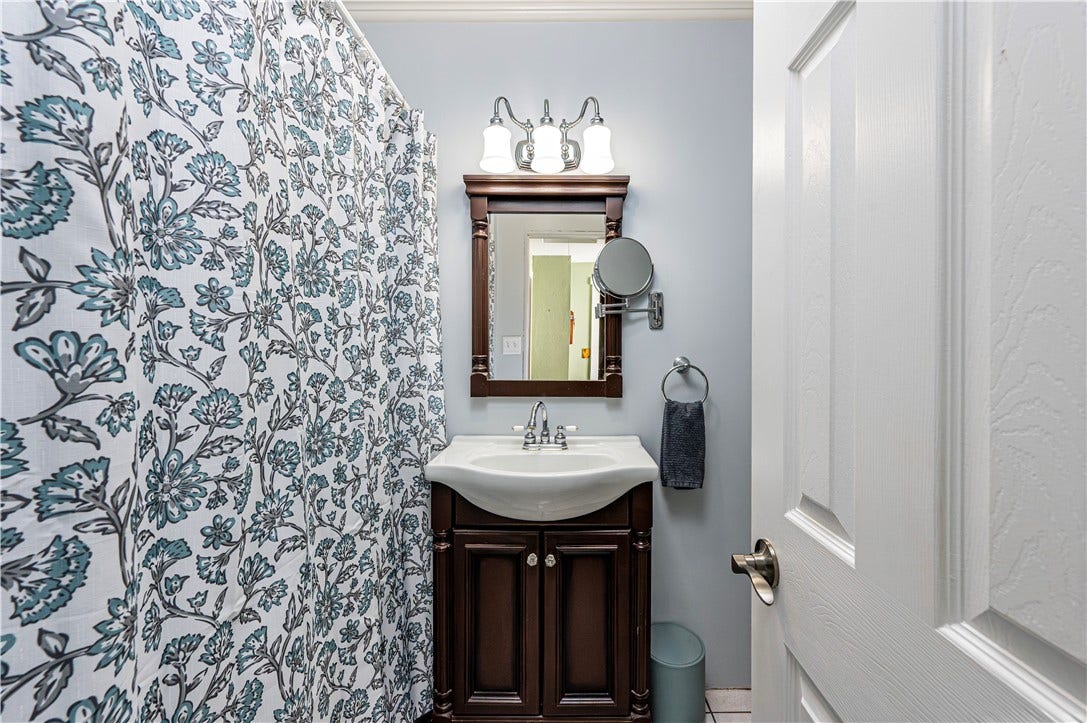 322 TREMONT AVENUE, Greensburg, PA 15601