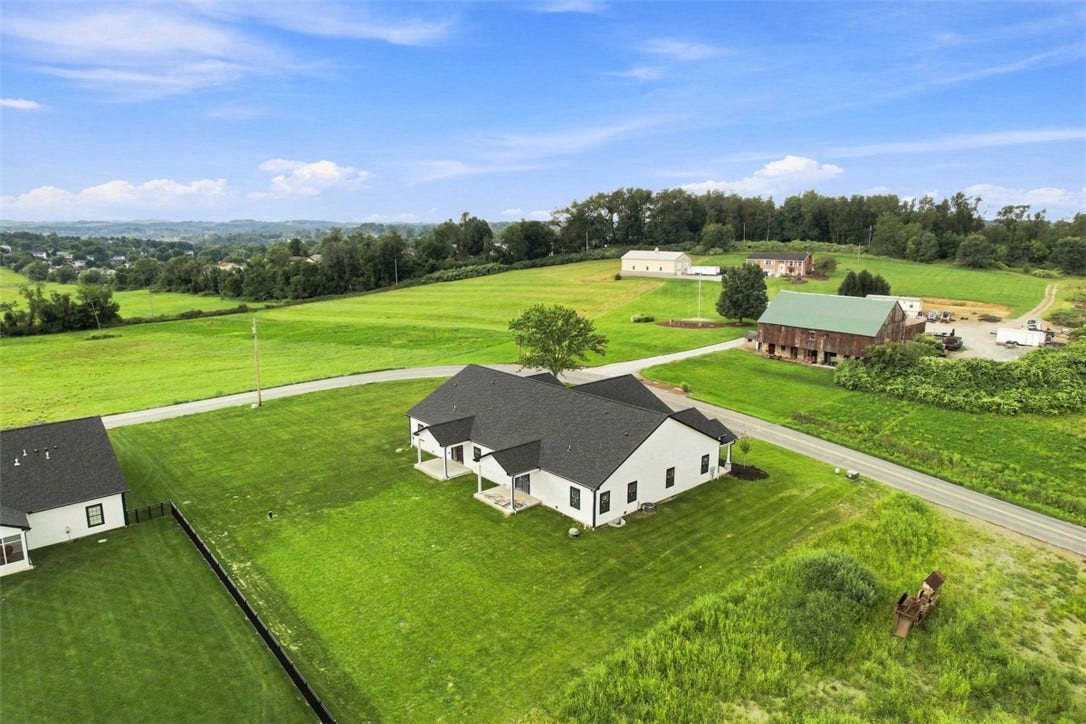 1167 Valley Club, #115, Irwin, PA 15642