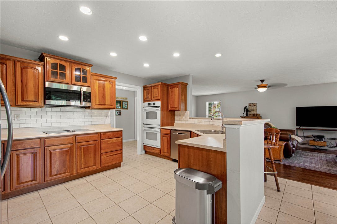 104 Great Rock Drive, Bethel Park, PA 15102