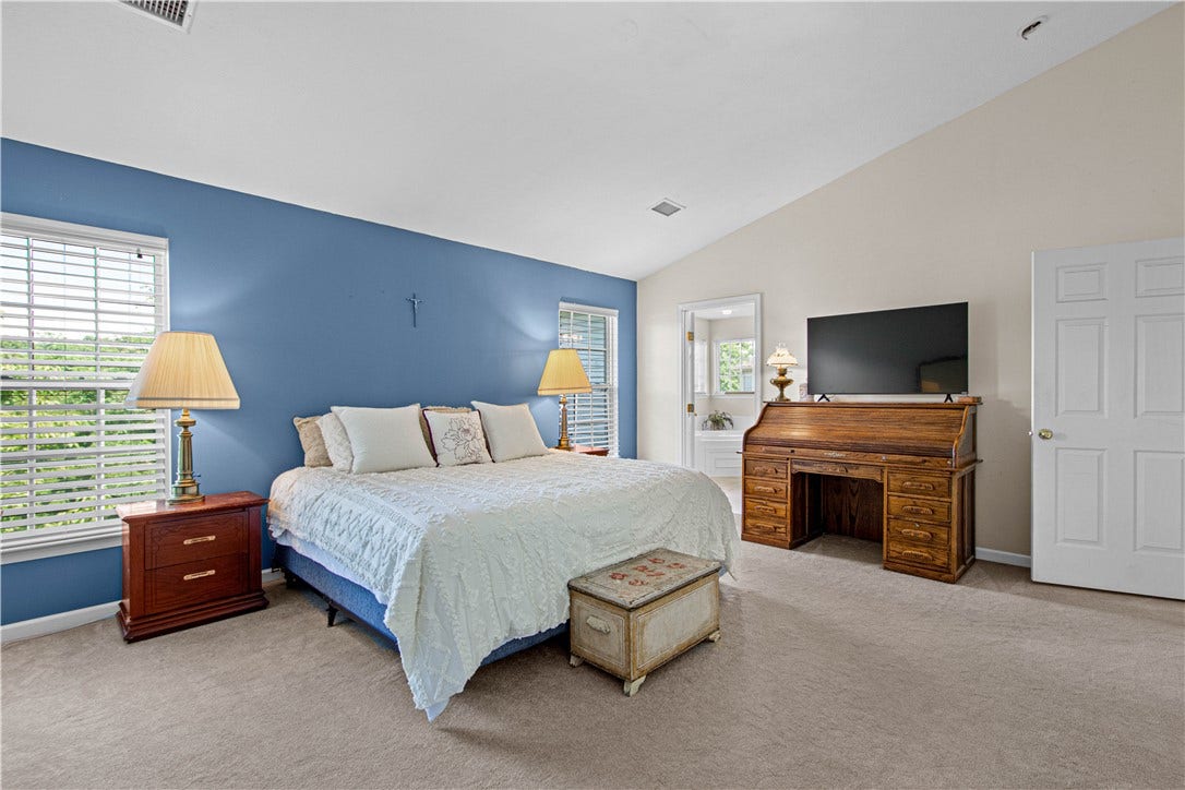 104 Great Rock Drive, Bethel Park, PA 15102