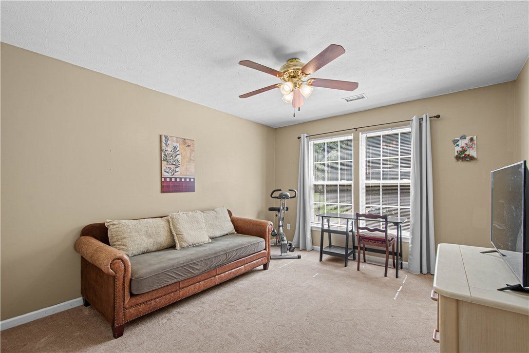 104 Great Rock Drive, Bethel Park, PA 15102