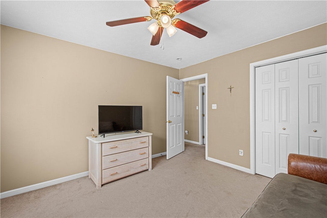 104 Great Rock Drive, Bethel Park, PA 15102