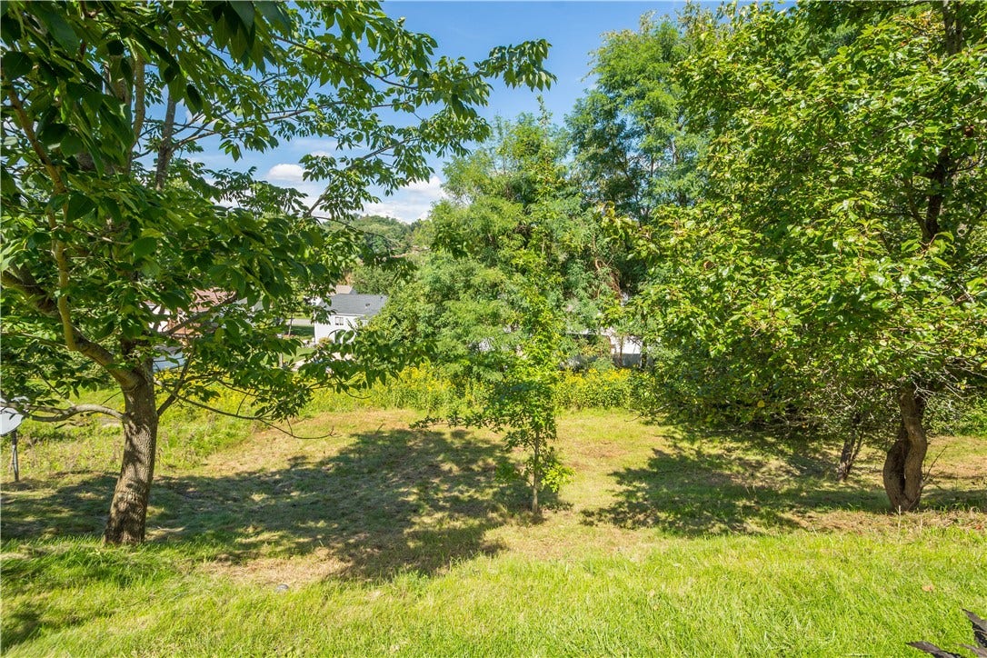 104 Great Rock Drive, Bethel Park, PA 15102