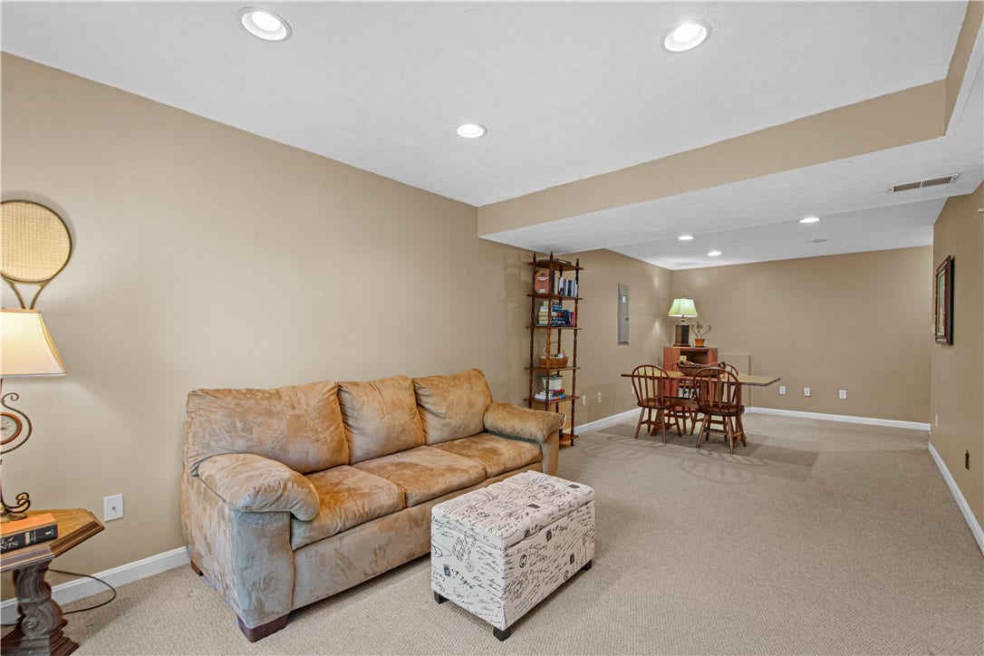 104 Great Rock Drive, Bethel Park, PA 15102