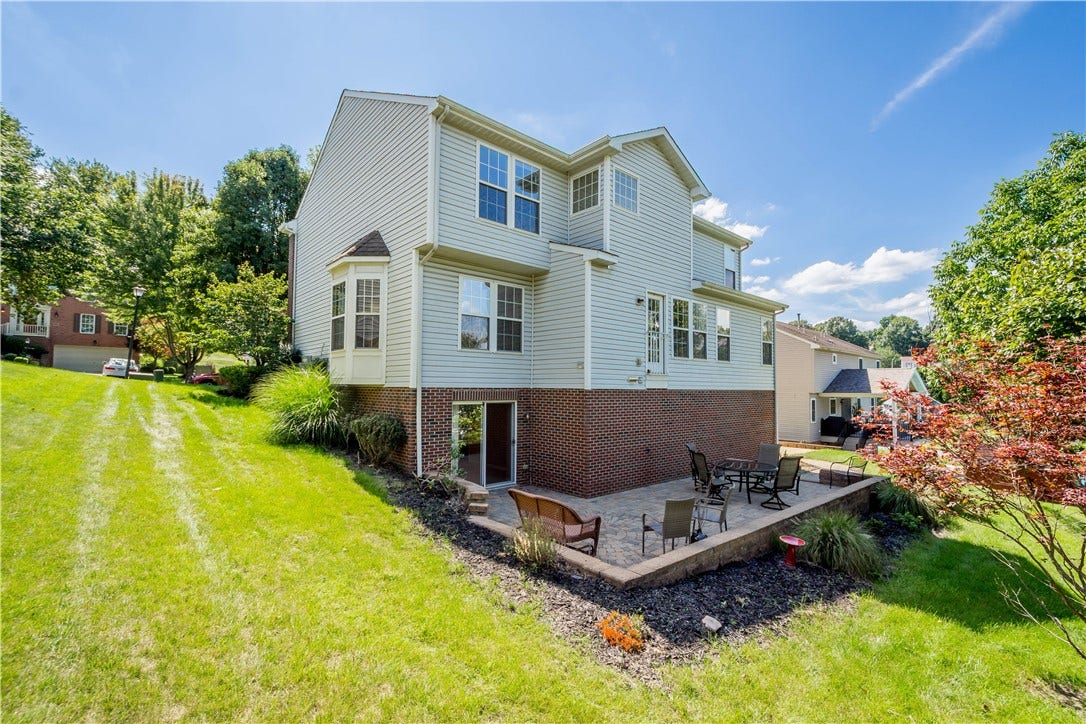 104 Great Rock Drive, Bethel Park, PA 15102