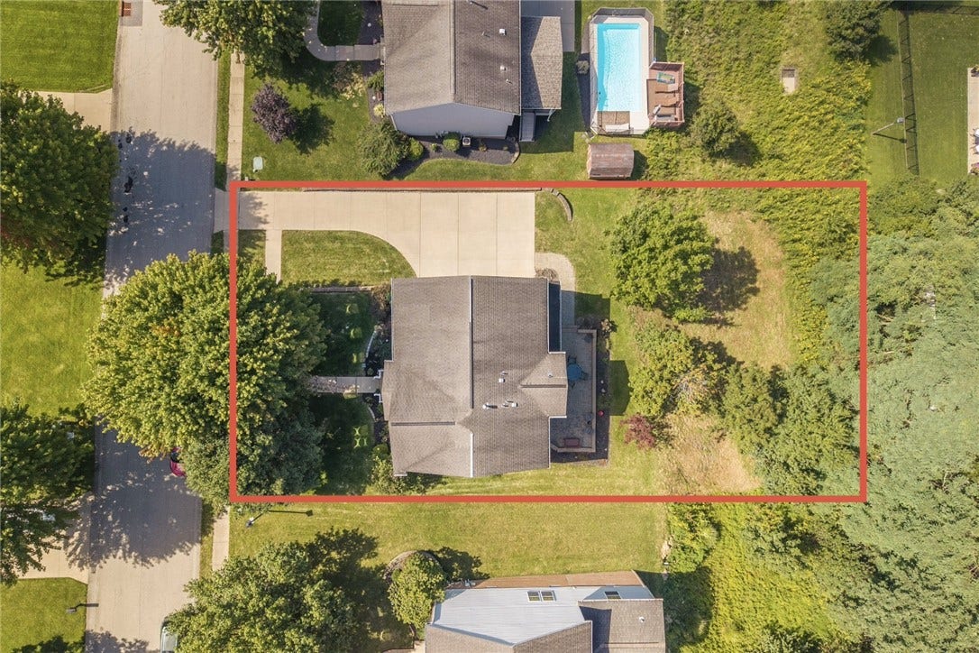 104 Great Rock Drive, Bethel Park, PA 15102