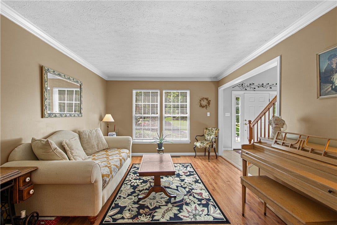 104 Great Rock Drive, Bethel Park, PA 15102