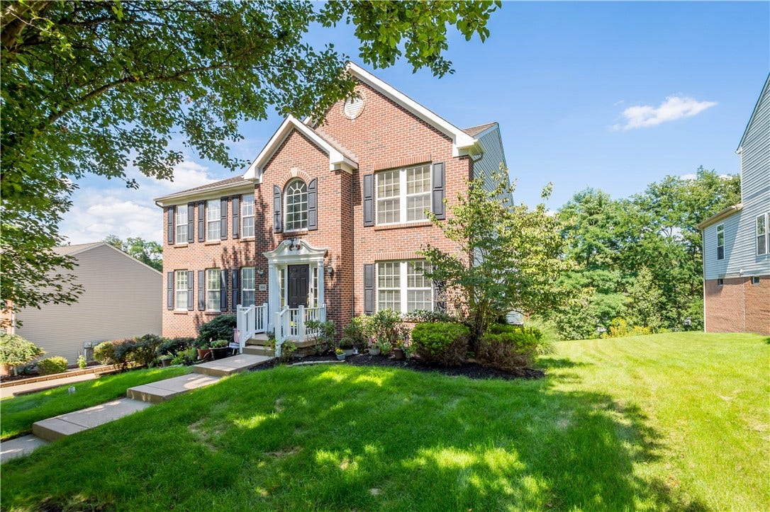 104 Great Rock Drive, Bethel Park, PA 15102