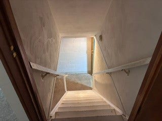 1120 O Block Road, Pittsburgh, PA 15239 Stairway to Lower Level off of hallway.