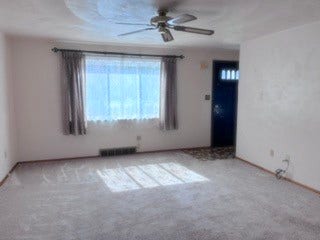 1120 O Block Road, Pittsburgh, PA 15239 Living room full of light