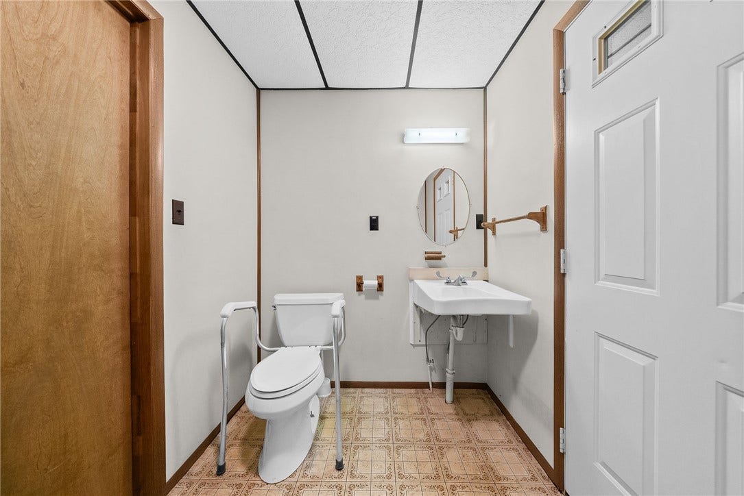 685 National Pike W., Brownsville, PA 15417