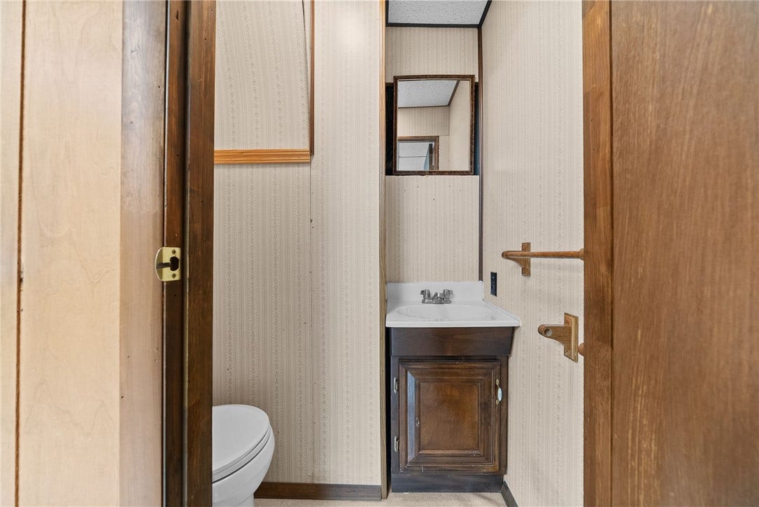 685 National Pike W., Brownsville, PA 15417