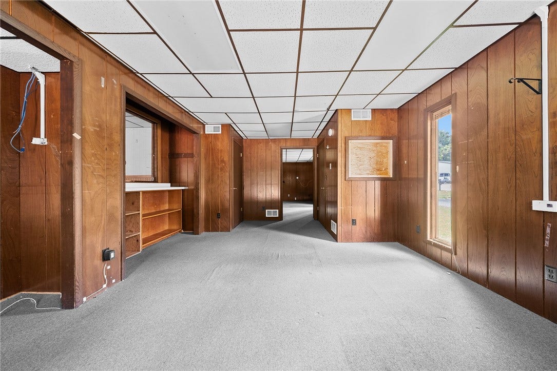 685 National Pike W., Brownsville, PA 15417