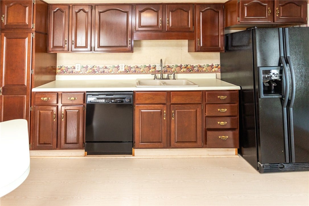 700 N Main St, Masontown, PA 15461