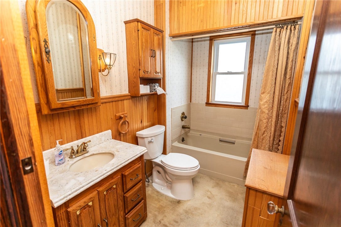700 N Main St, Masontown, PA 15461