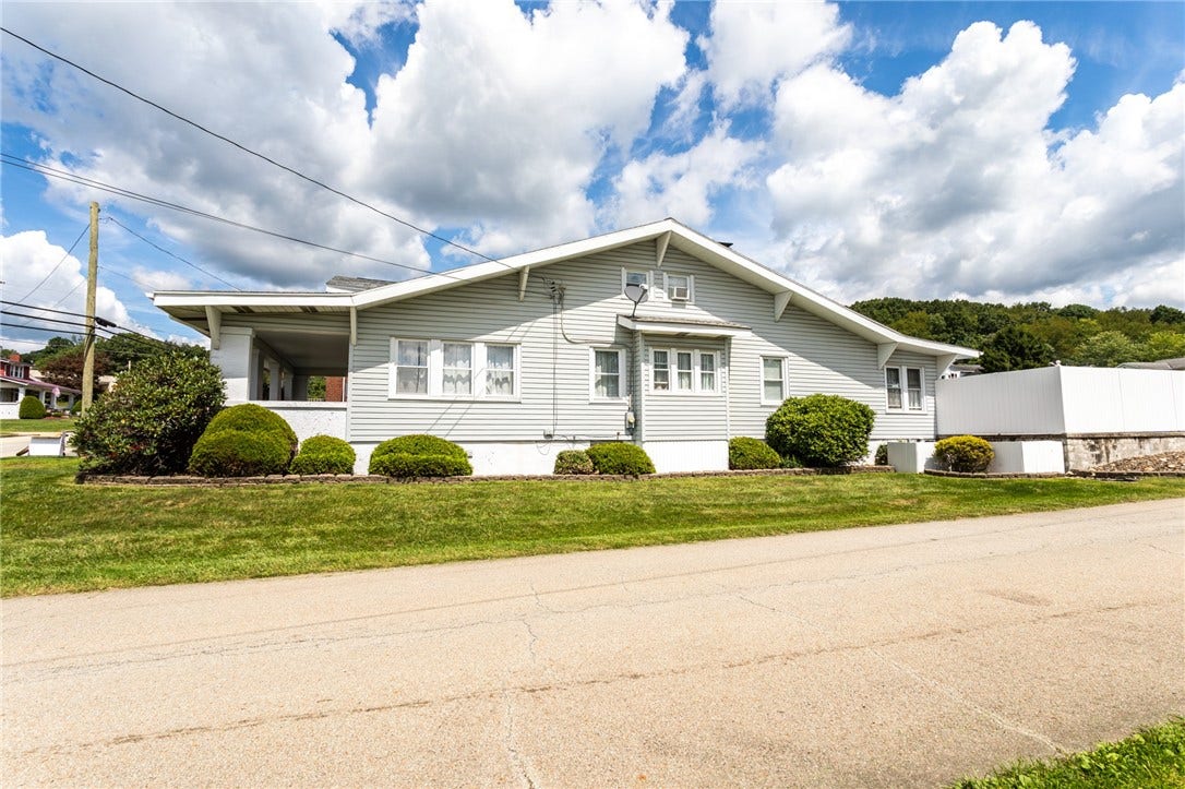 700 N Main St, Masontown, PA 15461
