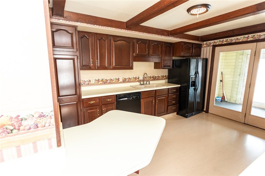 700 N Main St, Masontown, PA 15461