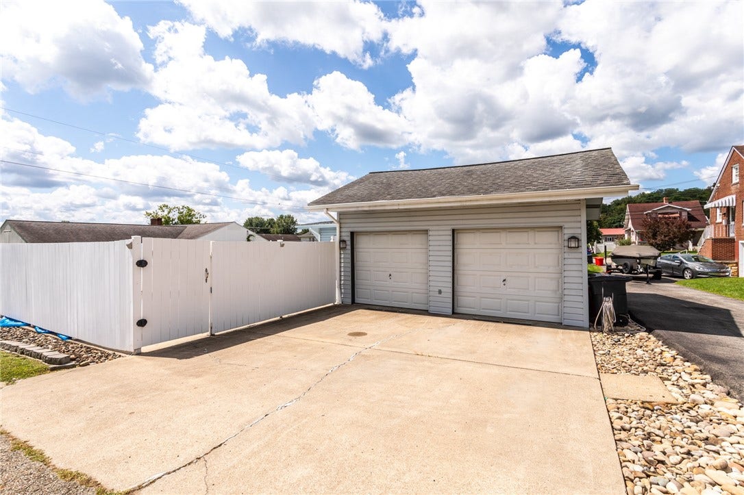 700 N Main St, Masontown, PA 15461