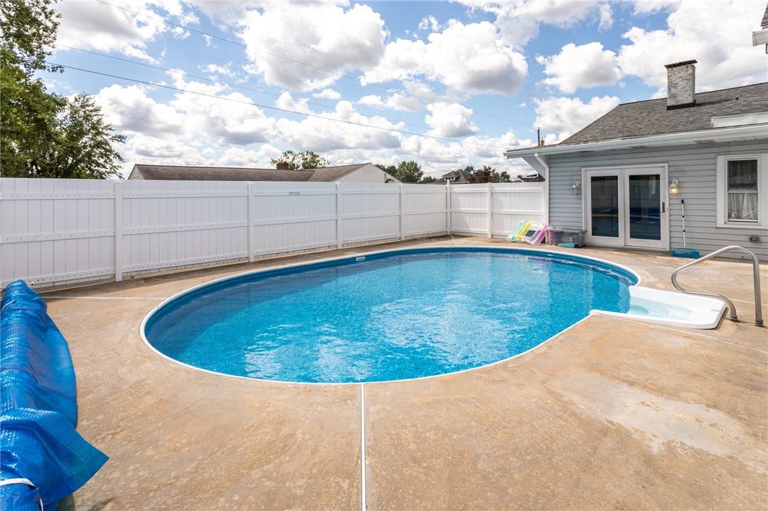 700 N Main St, Masontown, PA 15461
