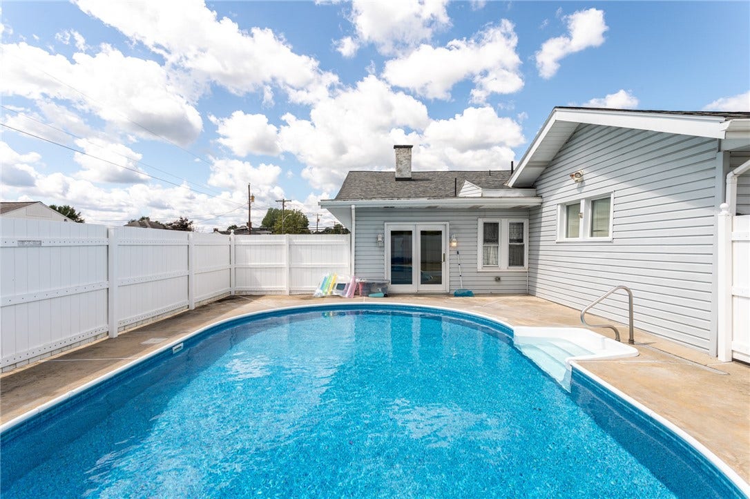 700 N Main St, Masontown, PA 15461