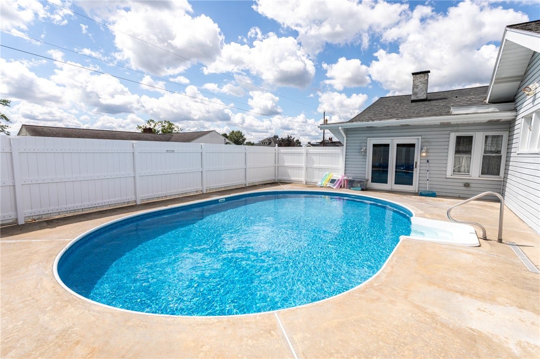 700 N Main St, Masontown, PA 15461