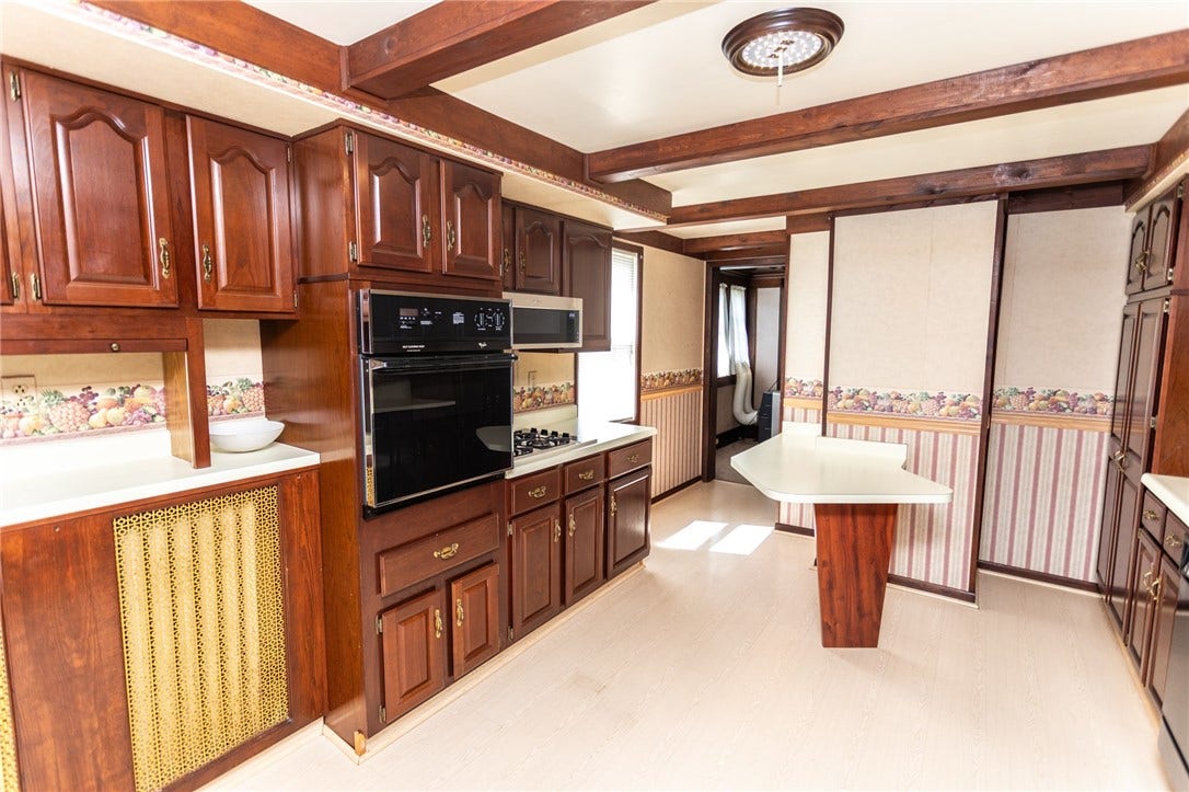 700 N Main St, Masontown, PA 15461