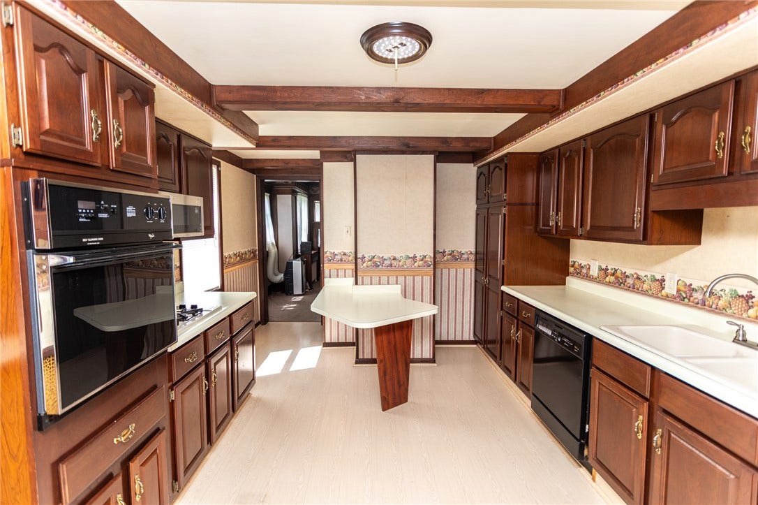 700 N Main St, Masontown, PA 15461