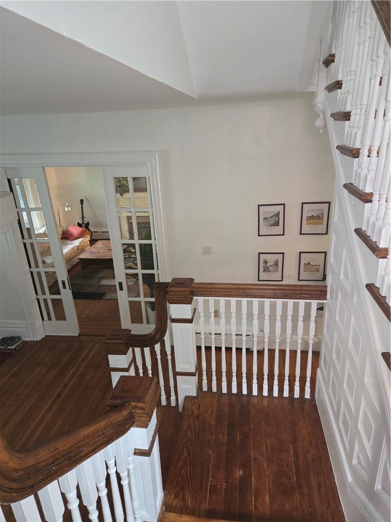 5546 Hays St, Pittsburgh, PA 15206 View of the entry foyer from the first landing