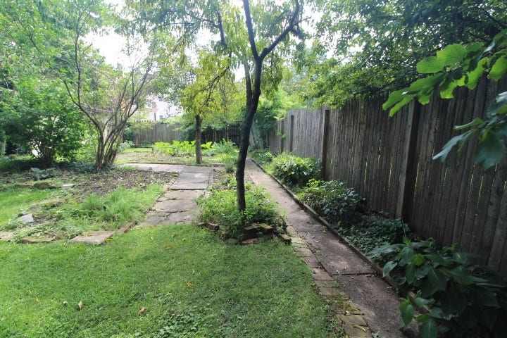 5546 Hays St, Pittsburgh, PA 15206 Well established herbs scent the air as you pass through