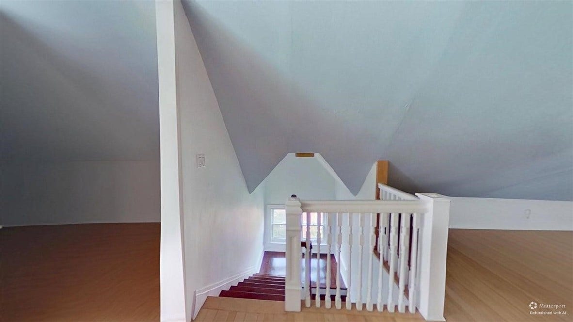 5546 Hays St, Pittsburgh, PA 15206 Room for ample closets, comfortable furniture, and art studio? Yes to all!