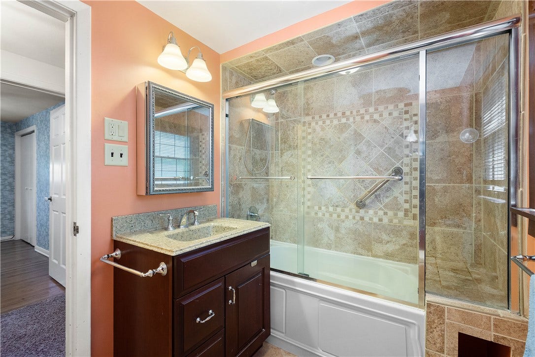 628 Orchard Hill Dr, Pittsburgh, PA 15238 2nd floor