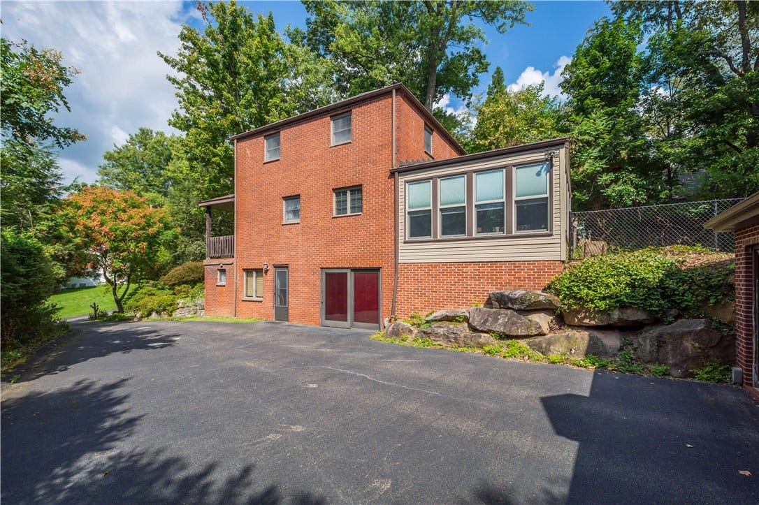 628 Orchard Hill Dr, Pittsburgh, PA 15238 628 Orchard Hill Dr, Pittsburgh, PA 15238