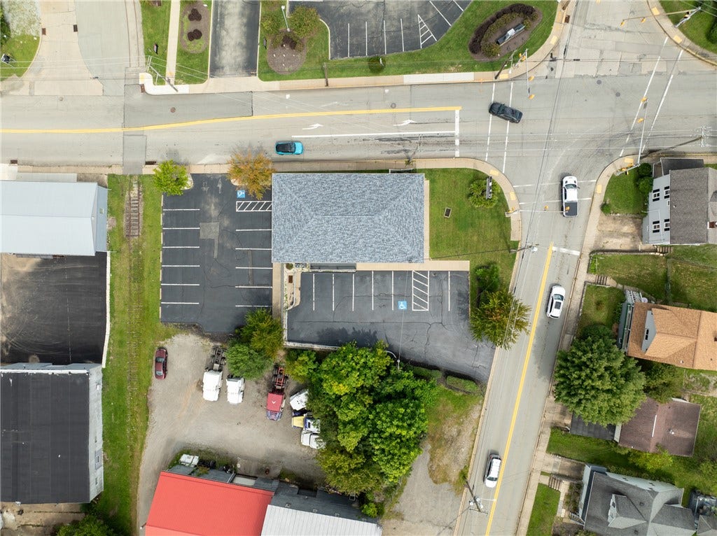 621 N 4TH STREET, Jeannette, PA 15644