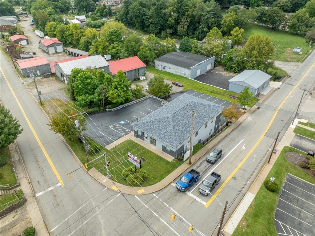 EXCELLENT CORNER LOT