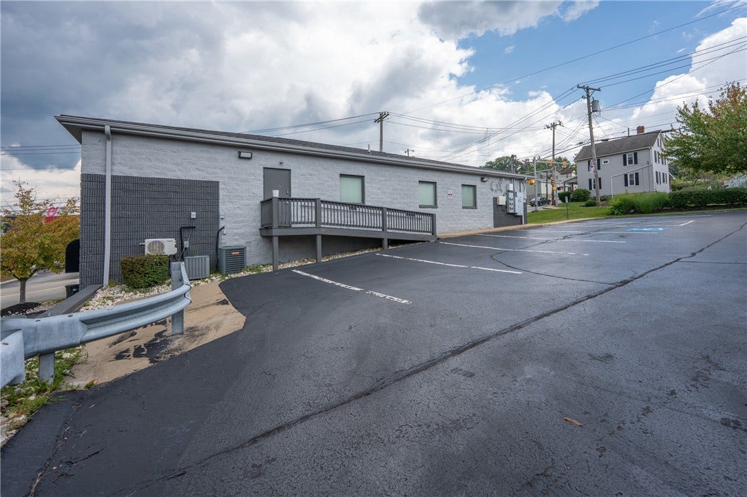 UPPER LOT PARKING