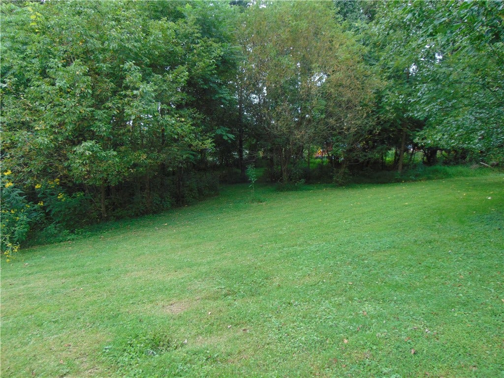 100 Robbins Drive, West Newton, PA 15089