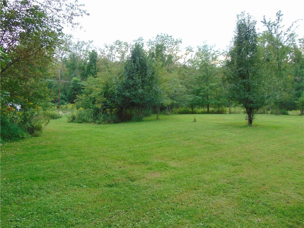 100 Robbins Drive, West Newton, PA 15089