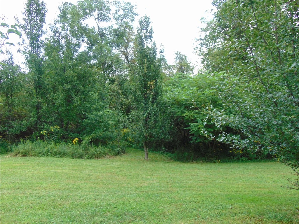 100 Robbins Drive, West Newton, PA 15089